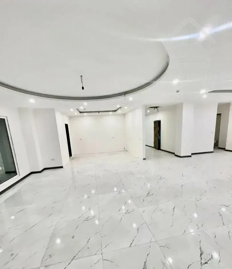 فروش آپارتمان تک واحدی ۱۹۵ متری بالای قائم