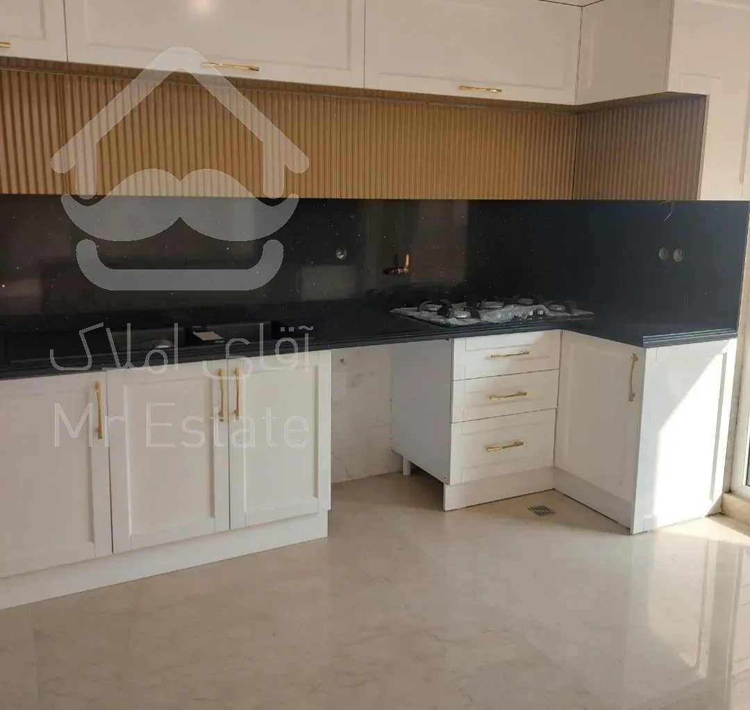 فروش آپارتمان ۱۴۰ متری سه خوابه ، فوری