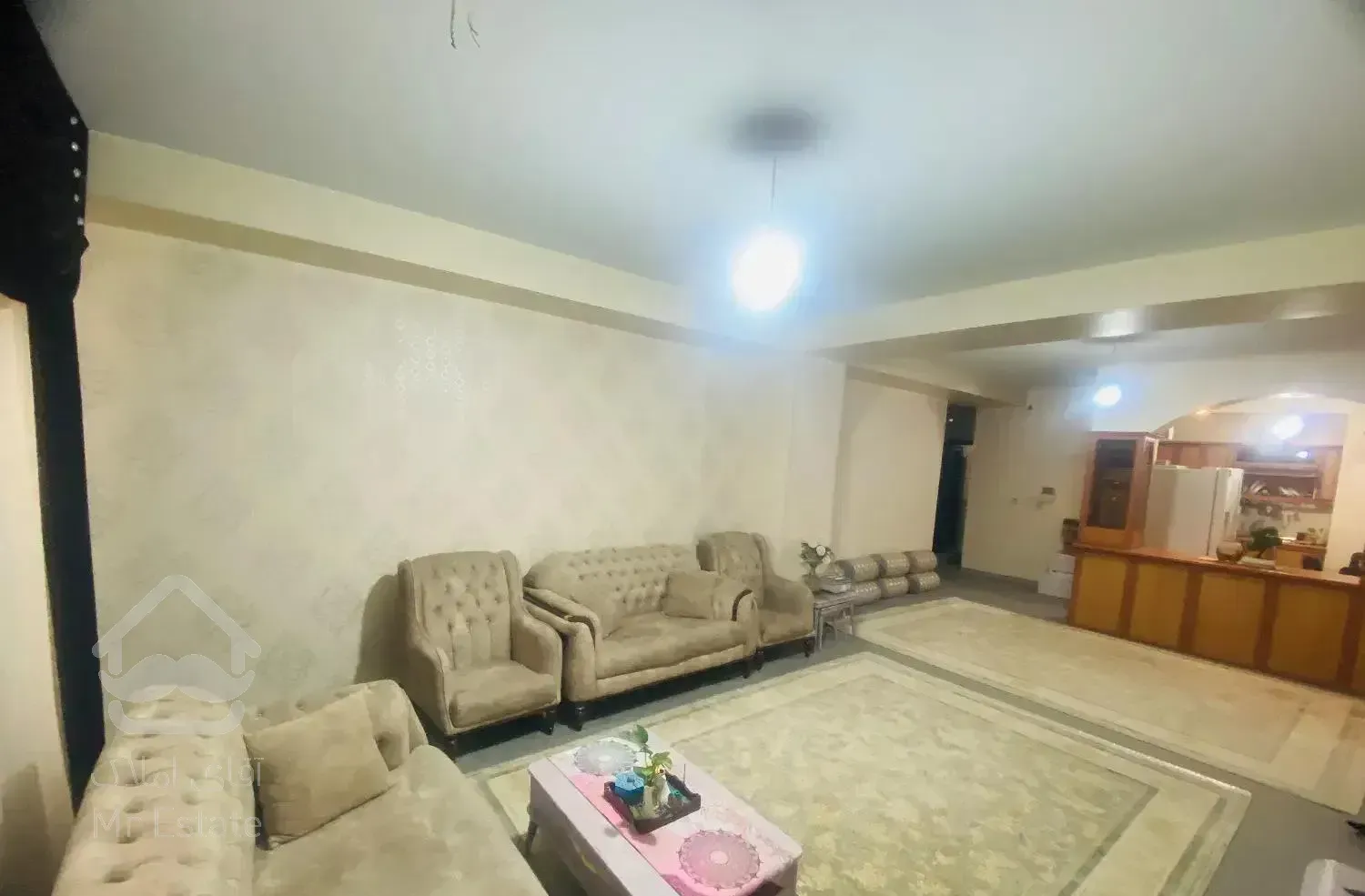 باهنر/دو‌خواب ۱۳۰ متری خوش نقشه و‌تمیز/اماده تخلیه