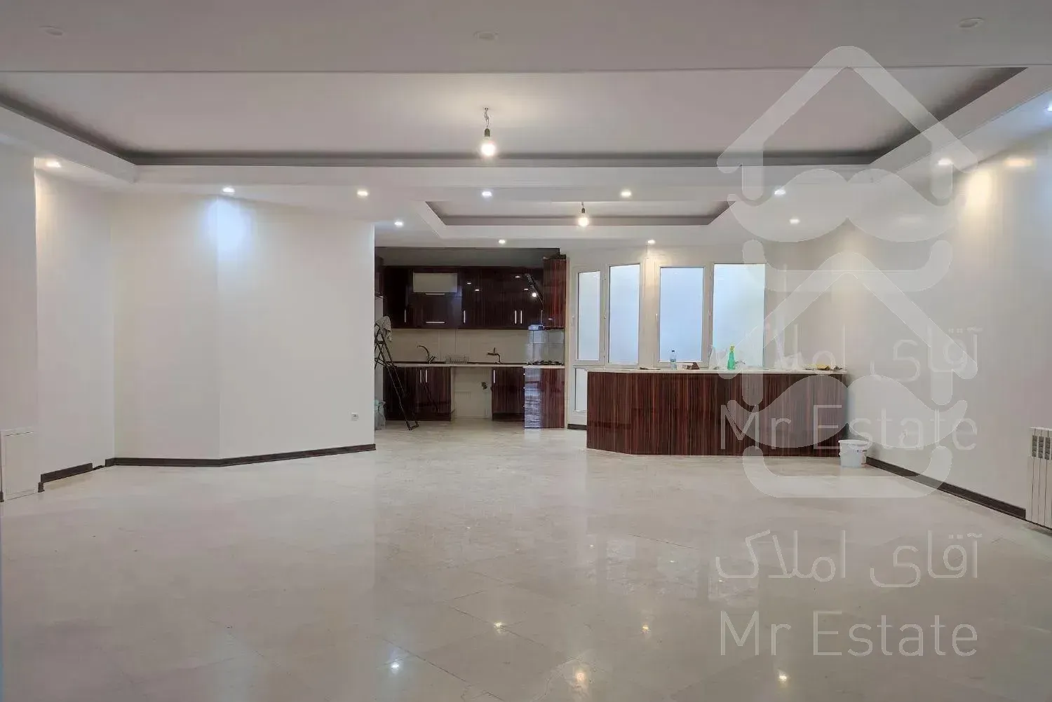 آپارتمان ۱۴۰متری سه خوابه