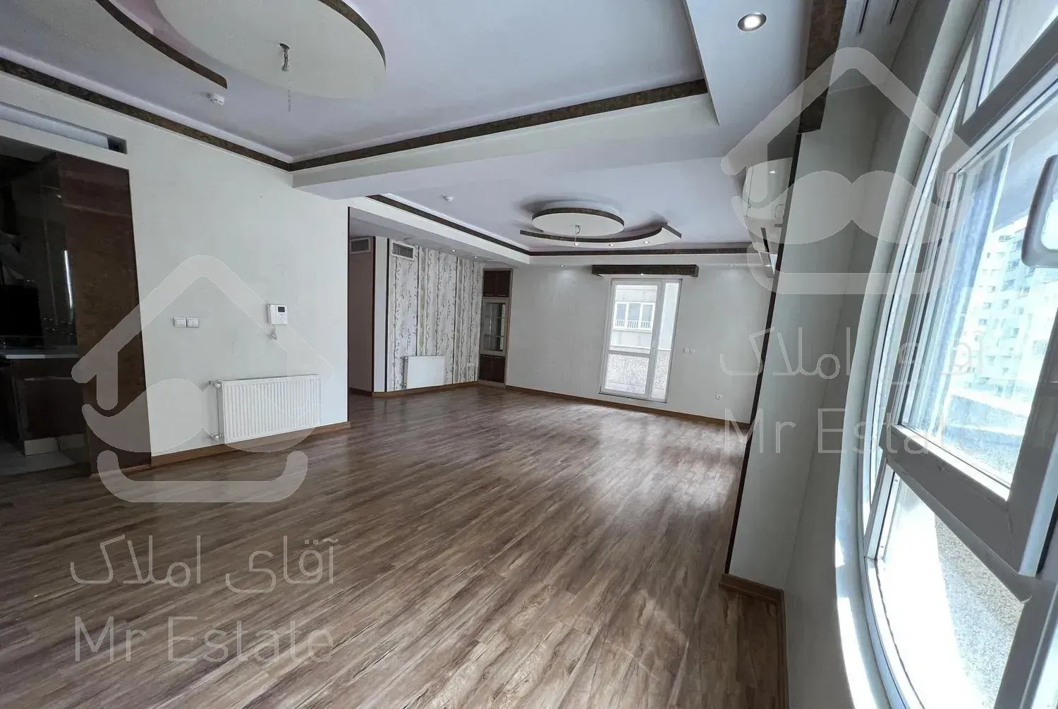 ۱۶۵متر۳خواب/۷۷قدمیِ‌دریاچه/اتاق‌رختکن/۲تراس‌سرتاسر