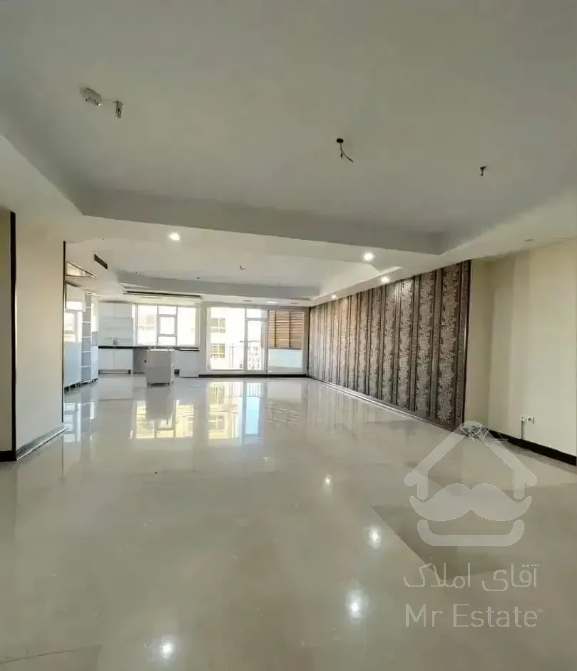 ۲۲۰ متر/ ۲ پارکینگ سندی / لوکیشن دنج/ تراس بزرگ