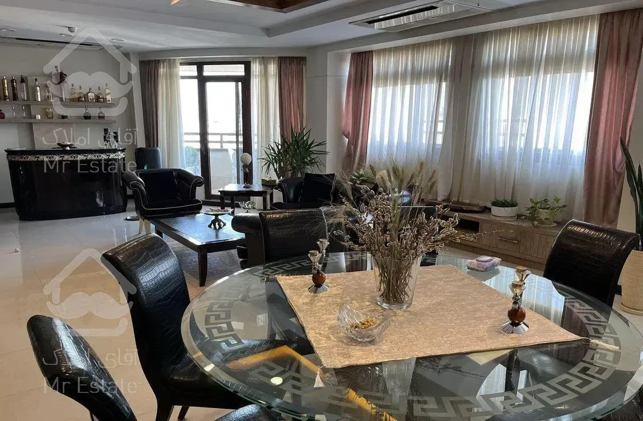 ۲۱۰ متر تاپ لوکیشن