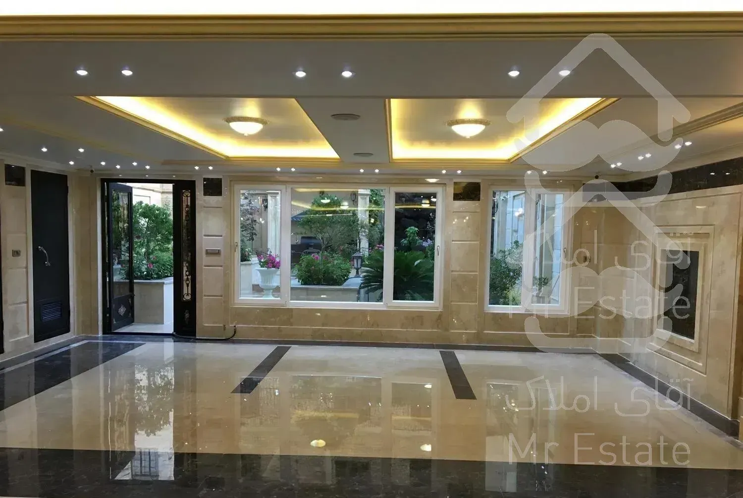 زمین 300 متری / کاخ اپارتمان سلطنتی