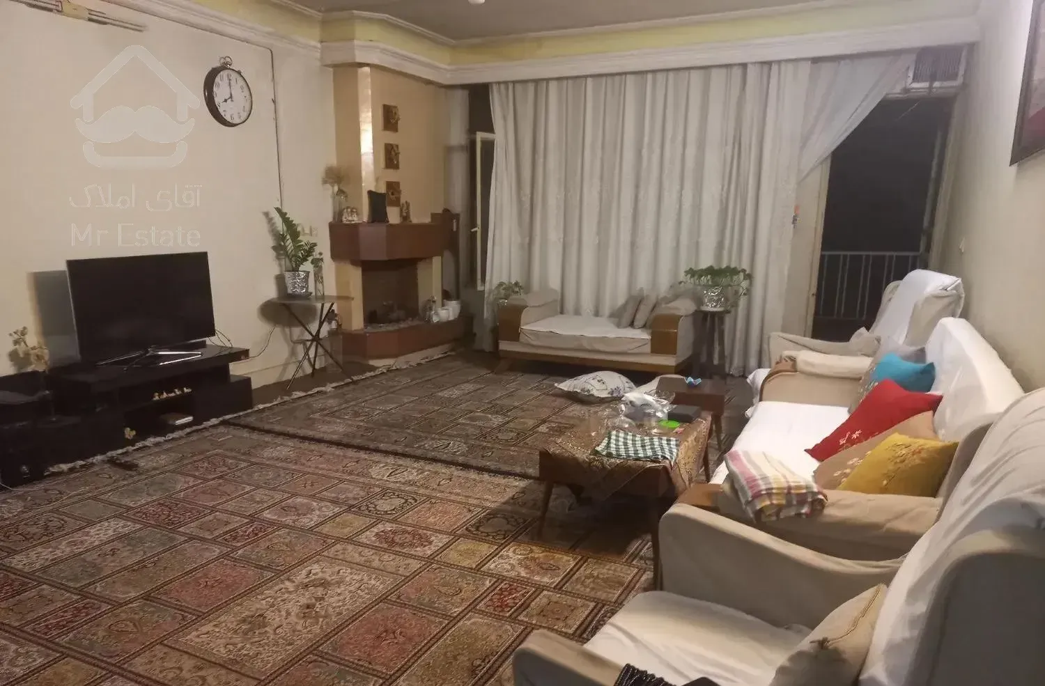 طبقه اول۱۲۵متری حاشیه خیابان۱۶متری