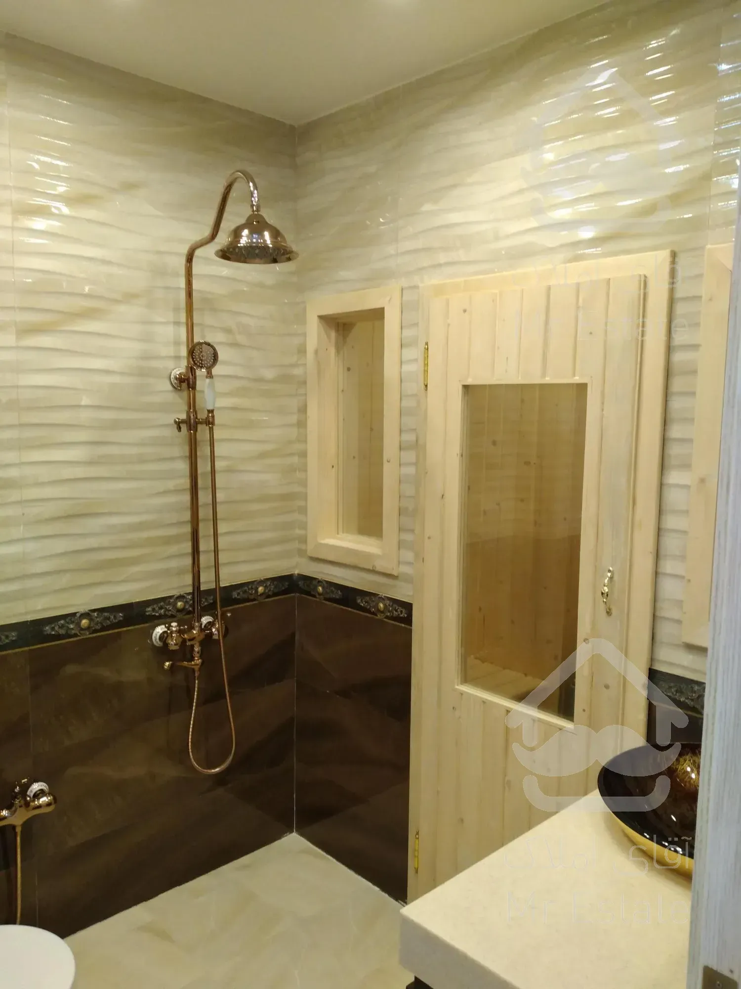 فروش اپارتمان تک واحدی ۲۴۰متری در ایت الله کاشانی