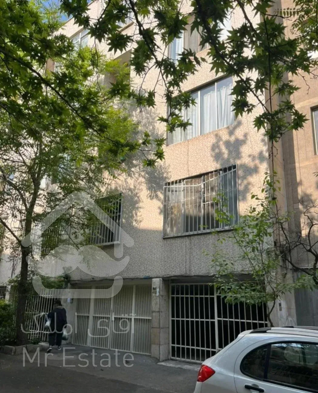 امیرآباد بالای جلال ۸۱ بنا ۲۸۸ متر زمین