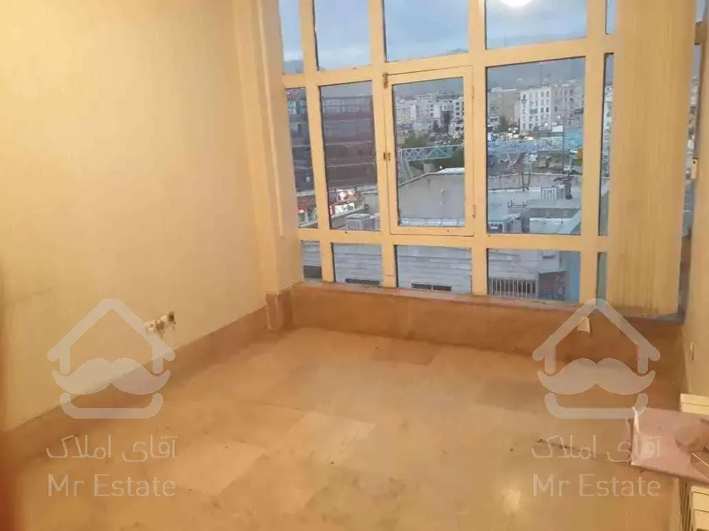 ۶۳ متر تابلو خور  فلکه دوم صادقیه