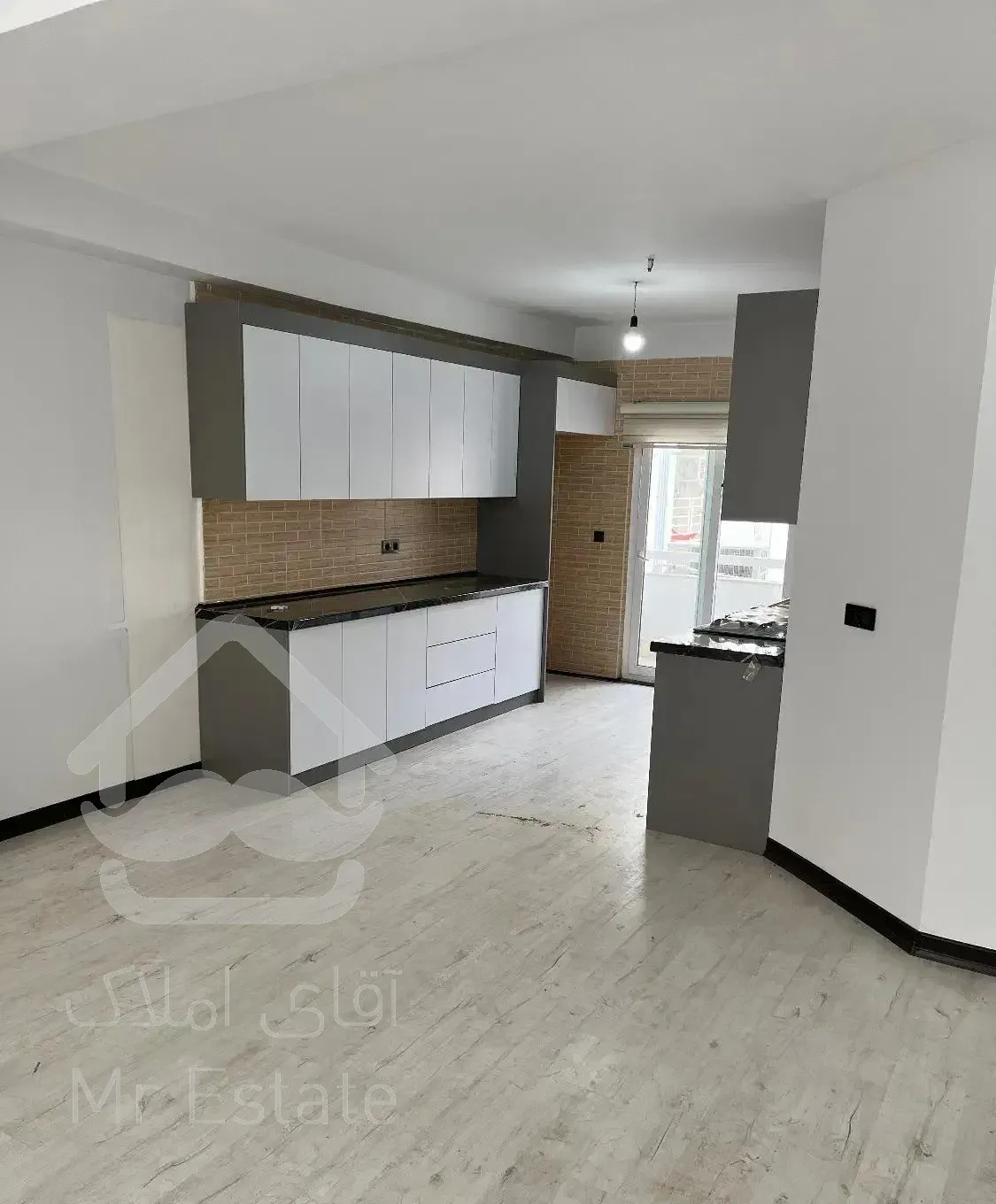 آپارتمان ۱۳۰متری سه خواب ولیعصر۱ بابلسر