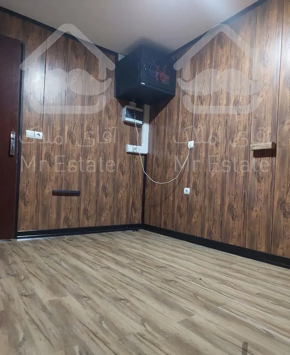 فروش و نصب کفپوش لمینیت دیوارپوش قرنیز کاغذدیواری