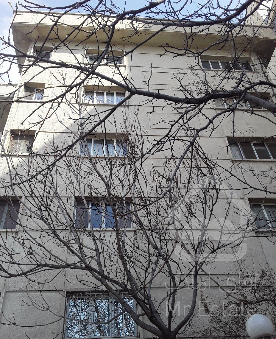 جماران ۱۰۲متر تک‌خواب پارکینگ تراس