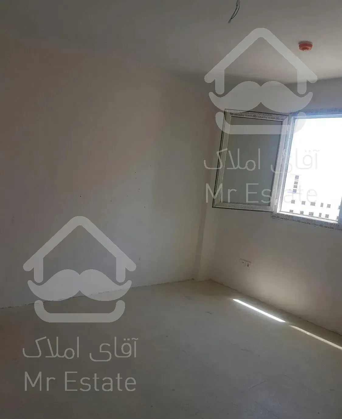 چیتگر.۹۶ متر کلید نخورده با ویو شهر و کوهستان