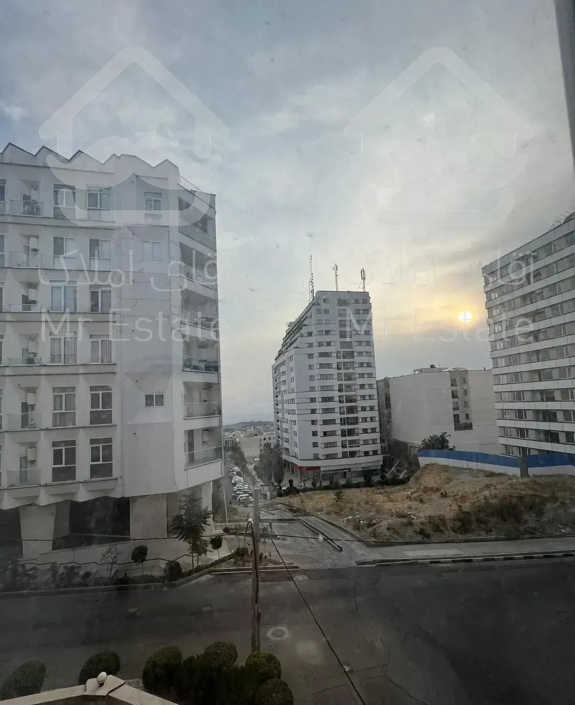 فروش ۱۳۵ متر ۲ خواب فول امکانات سوهانک لاله