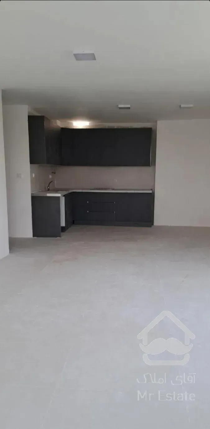 آپارتمان ۱۰۰ متری پلاک یک خیابان اصلی