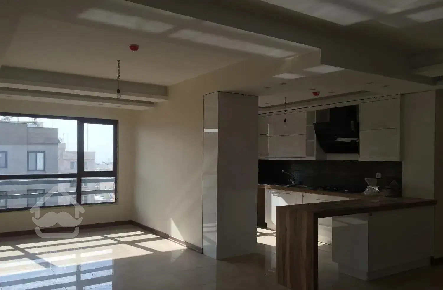 200متر تک واحد طبقه اول فول امکانات لارستان فوری