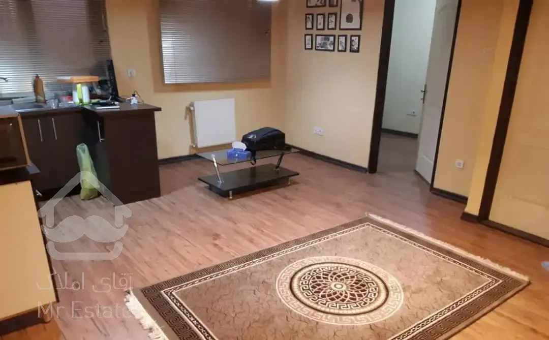 ۴۰ متر حدودا ،نقلی و مرتب در ظفر