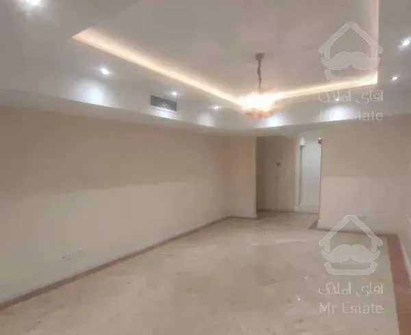 ۹۷ متر دو خواب اشرفی منطقه ۲ دید  به باغ