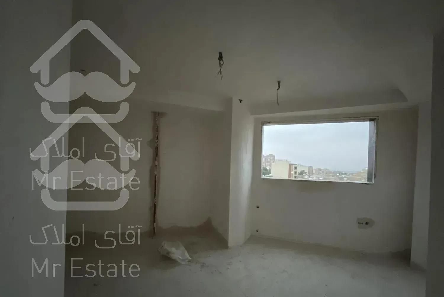 آپارتمان نوساز خام ۳ طرف نور ۱۵۰ متر خ برازنده