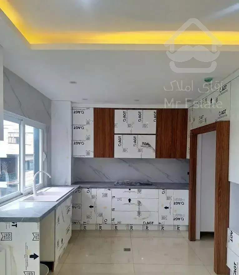 اپارتمان نوساز ۱۴۰ متر طبقه ۴