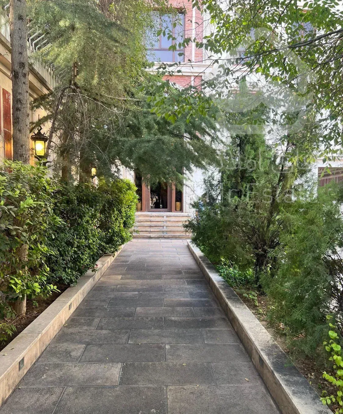 فروش فرمانیه نارجستان ۳۱۱متر۴پارکینگ۴خواب تکواحدی