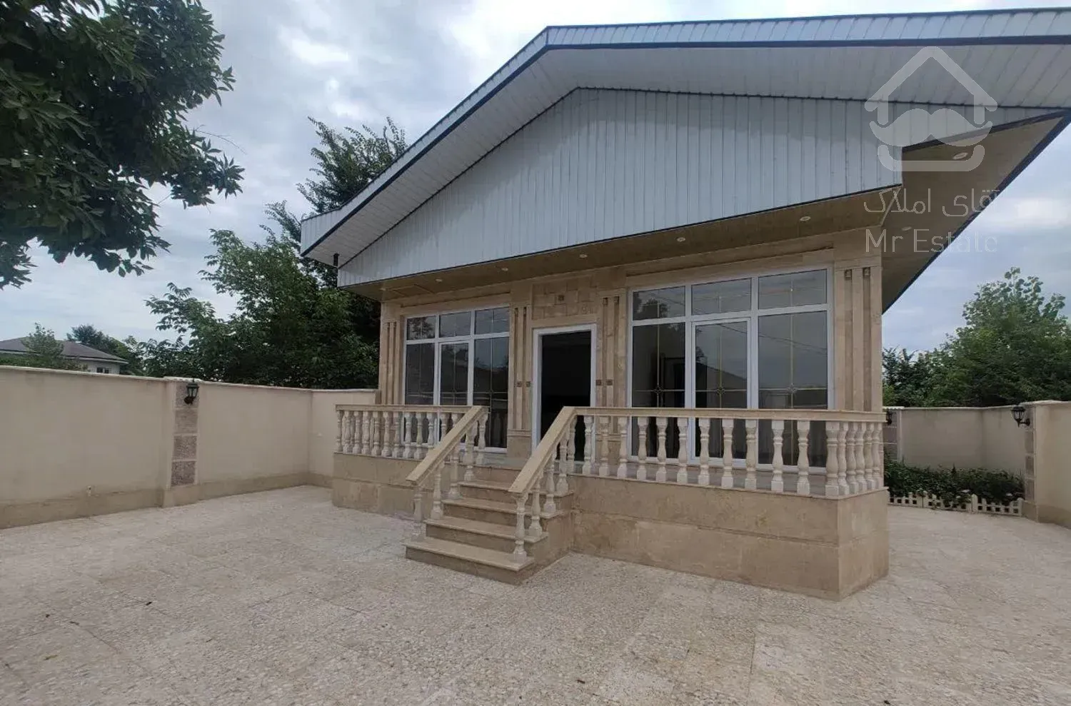 ویلای زمین 200متر بنا 85نزدیک به شهر