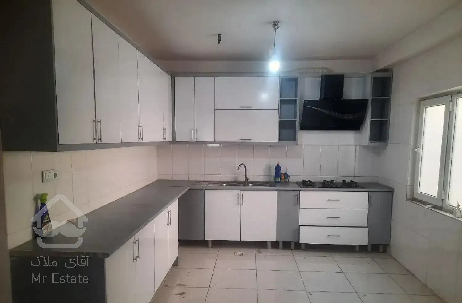 پرند/پشت بیمارستان مهر/واحد۱۰۰متری /فول تمیز