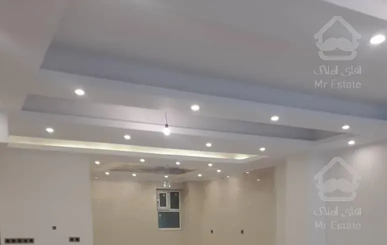 105 متری  +  معماری مدرن با نمای کلاسیک  /  فاخر