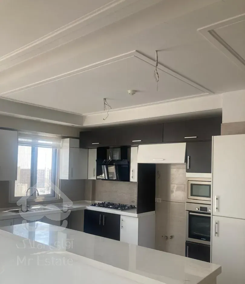 کامرانیه شمالی ۲۰۵ متر سه خوابه