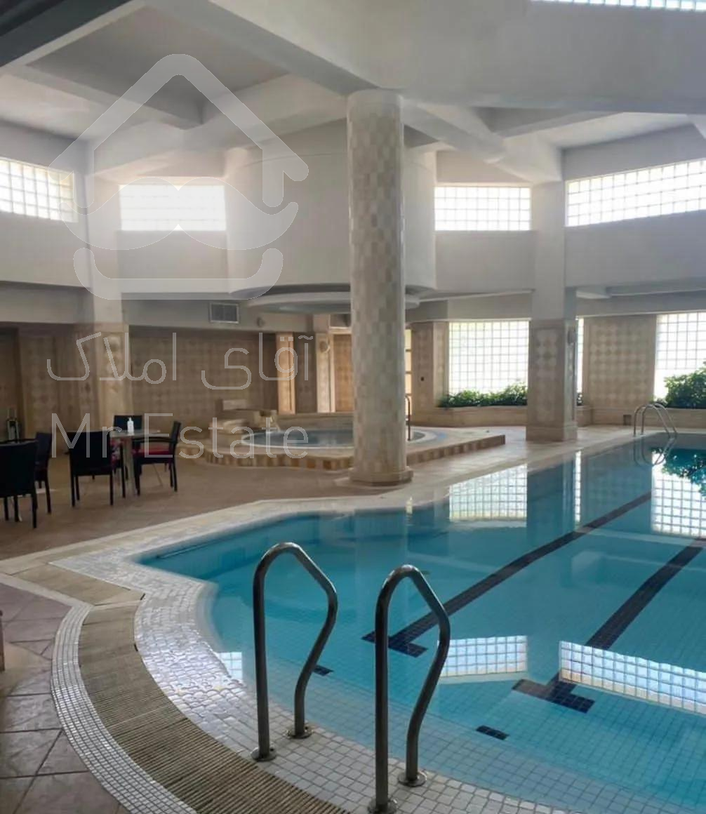 نیاوران 240 متر/3 خ+تراس/3 پارکینگ بوکان