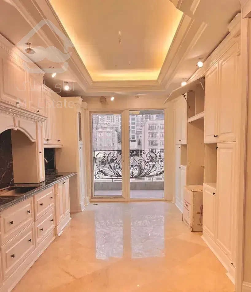 ۳۰۰متر۴خ ، نوساز ، تراس ویو توچال ، طبقه آخر 3p