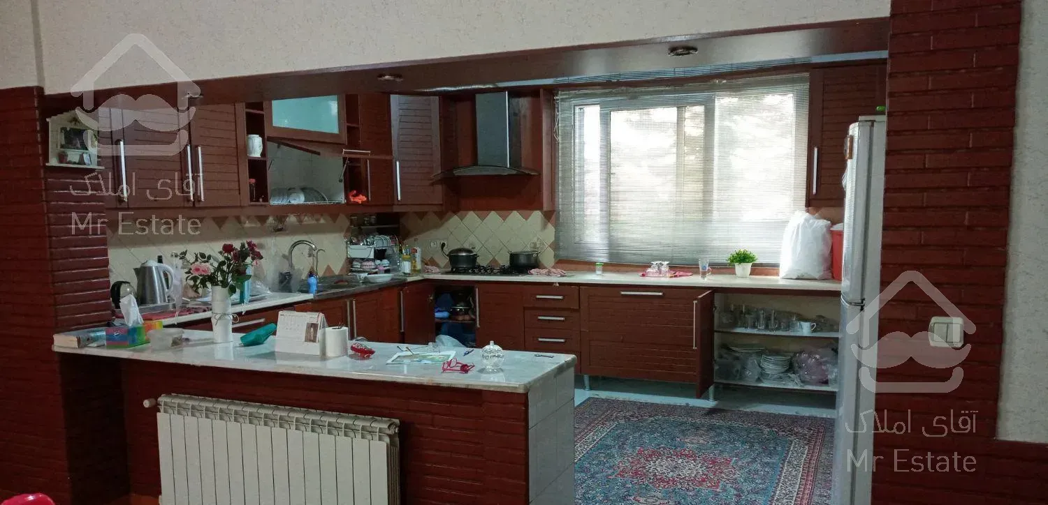 آپارتمان ۳ خواب واحد خلوت . هر طبقه یک واحد