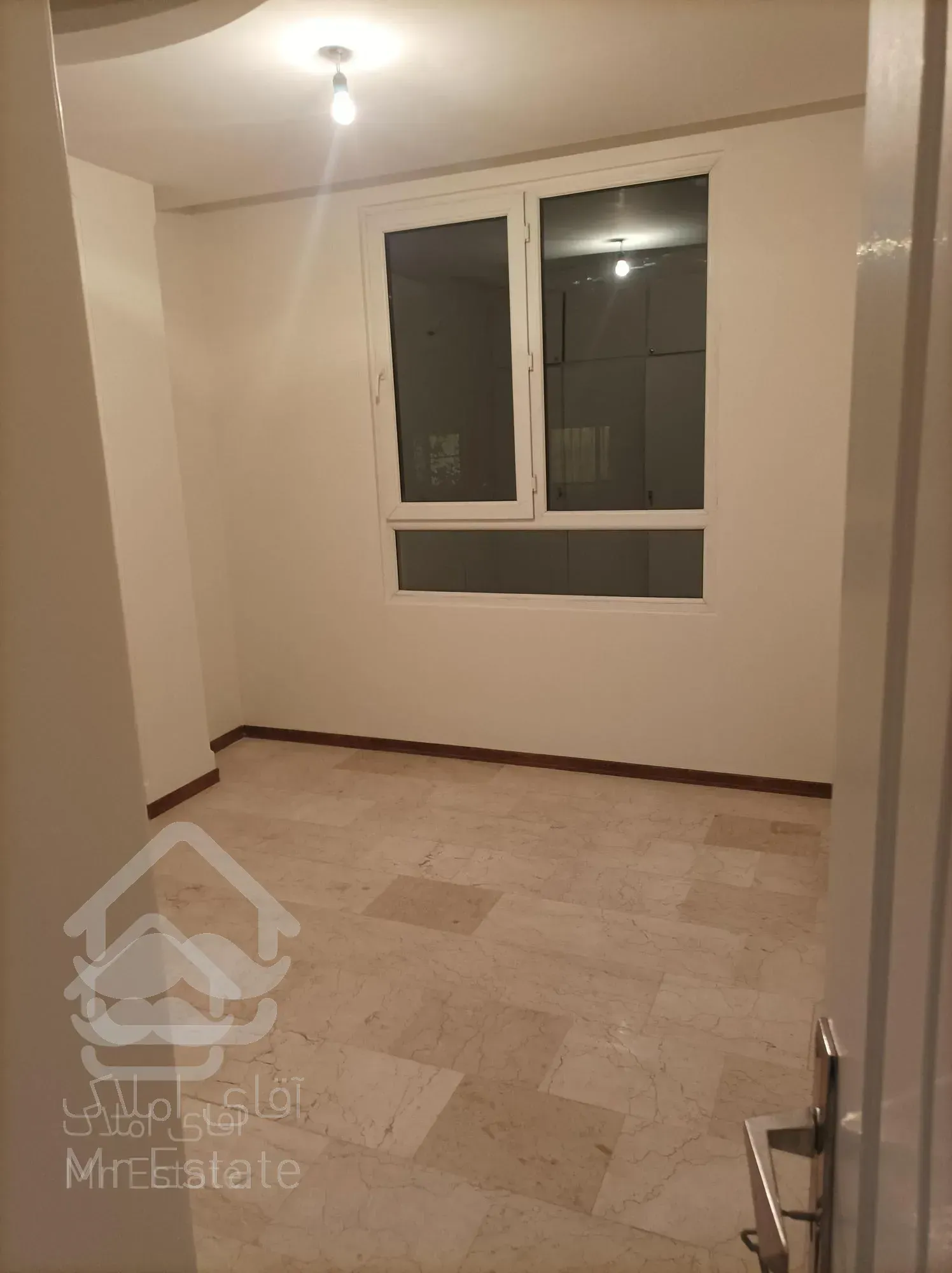 ۱۲۷متر تکواحدی۵ساله سالن نورجنوب اقبالپور