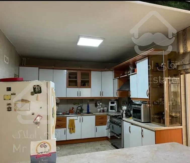 خانه ویلایی شهرک چشمه ۲۲۰ متر استخردار بازسازی شده