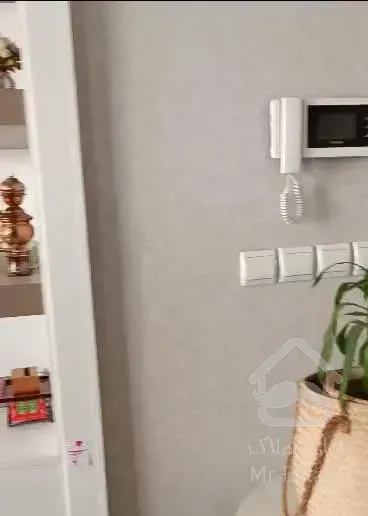 فروش آپارتمان ۱۰۱ متری ۲ خوابه شاهد سند تک برگ