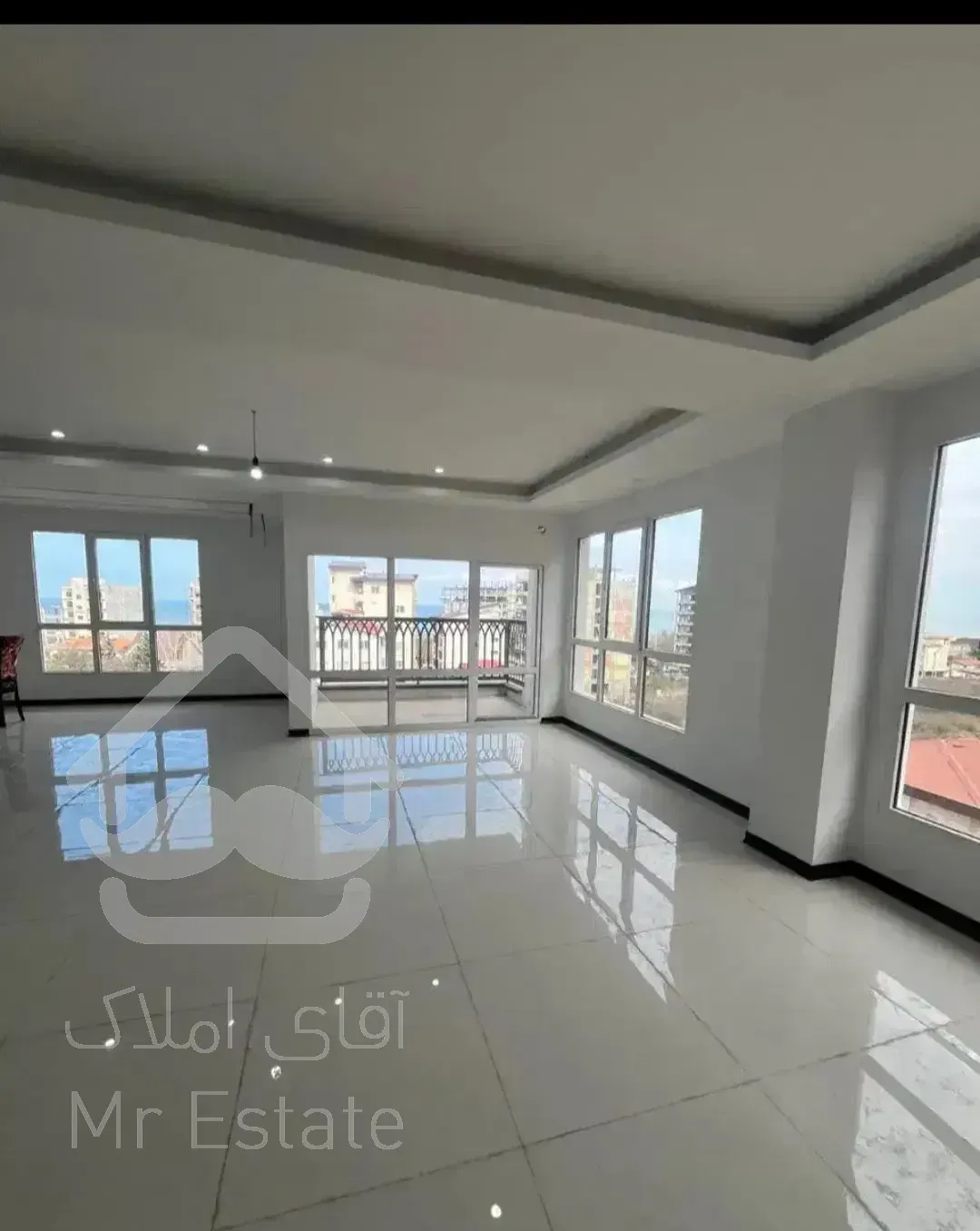 آپارتمان 200متری کلید نخورده فول امکانات رادیو