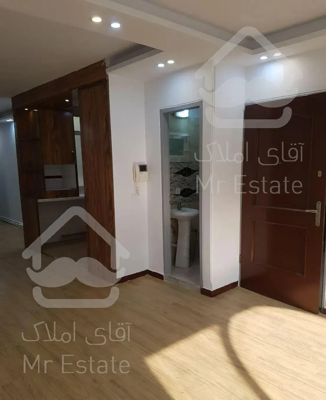 ۷۵ متر تهرانپارس  طبقه دوم سندی فروشنده واقعی