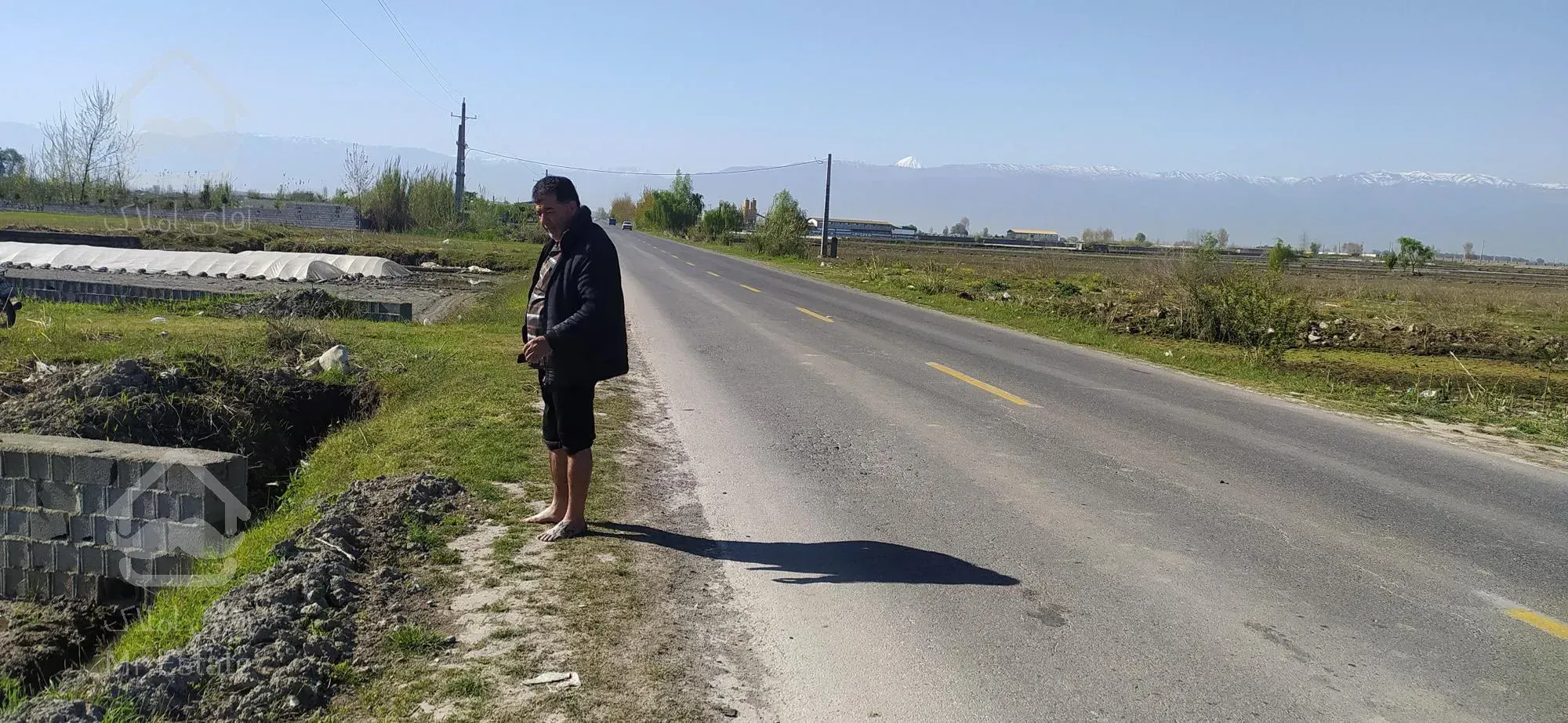 زمین لب جاده اصلی منطقه آرام خانه دریا