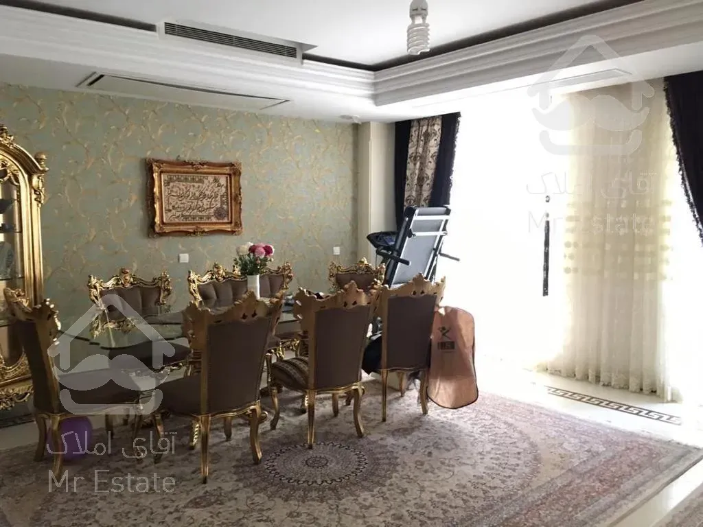 ۲۱۰ نیاوران ، غرق در نور