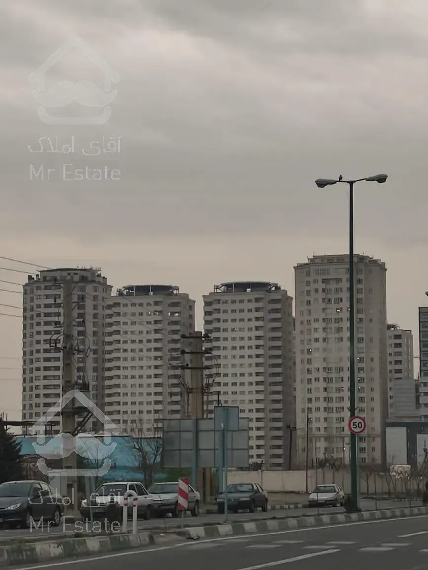 اپارتمان ۱۳۰ متری سه خوابه