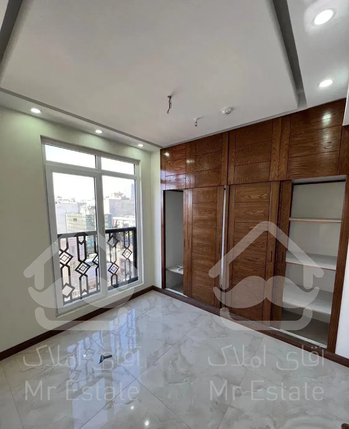 * خواجه عبدالله ۱۰۲متر' نوساز - ۲پارکینگ سندی *