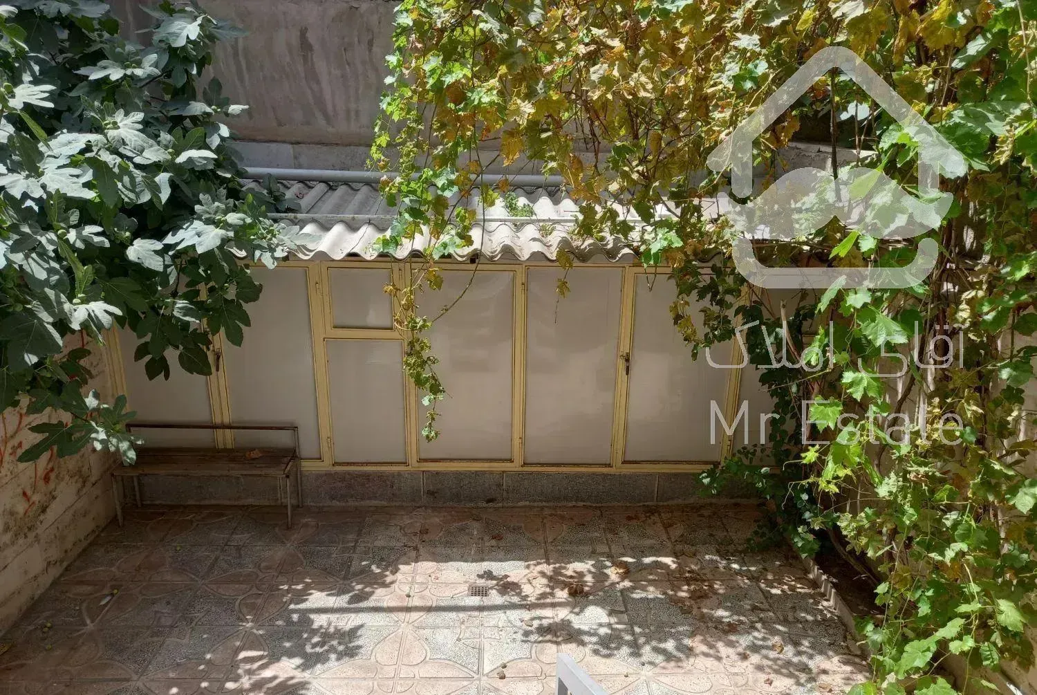 ۶۰ متری اجاره ای حیاط دار تک واحدی خ توکلی