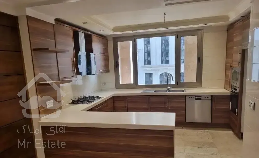 130 متر تاپ لوکیشن نیاوران