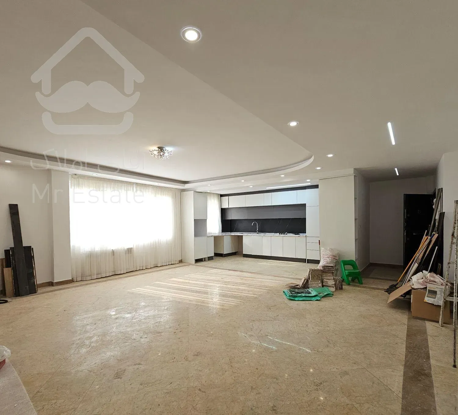 ۱۳۰ متر ۳ خواب فردوس غرب/تک واحدی/طبقه آخر