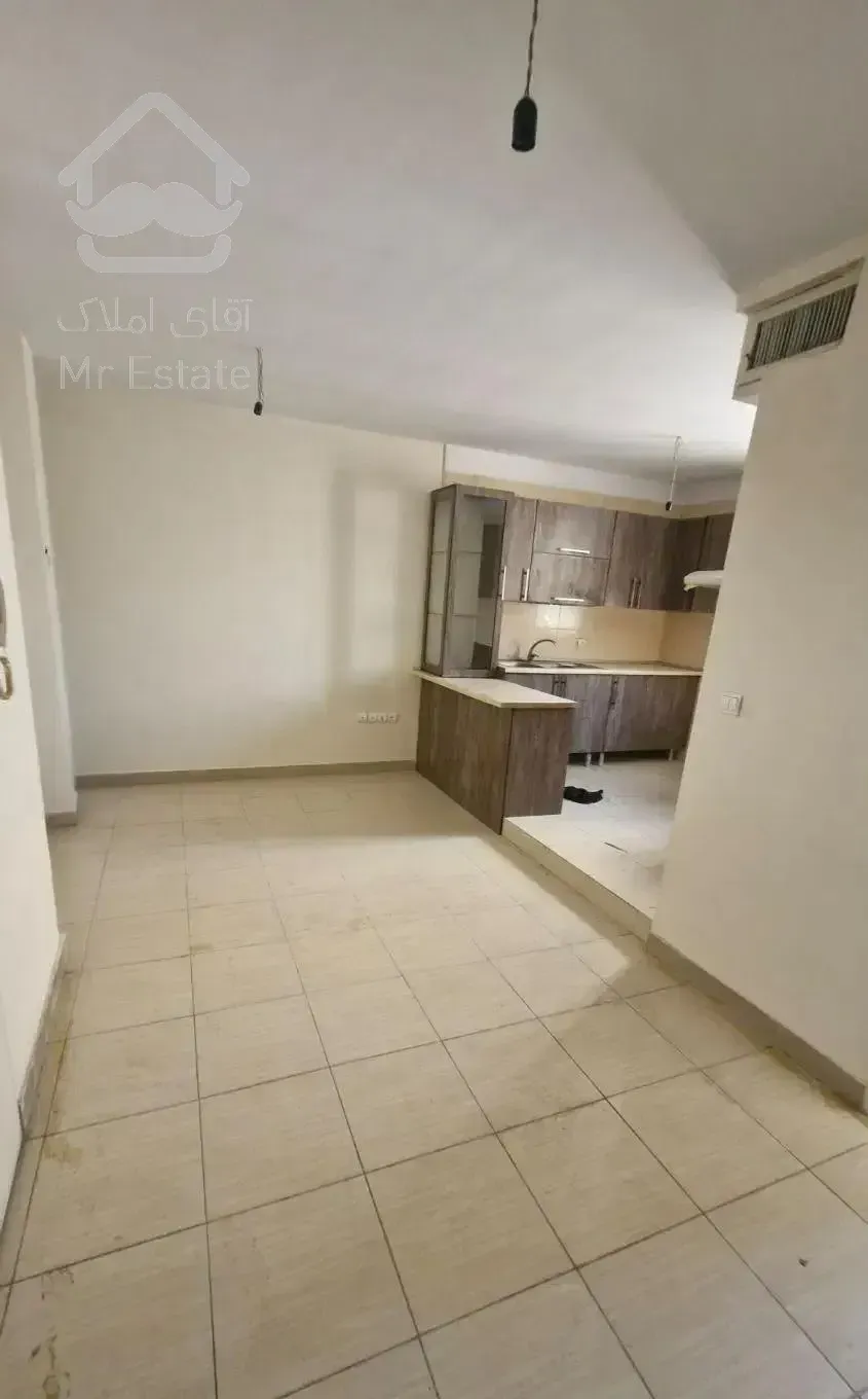 ۶۲ متر/پارکینگ دار/۲ طرف نور گیر/خ کارگرجنوبی