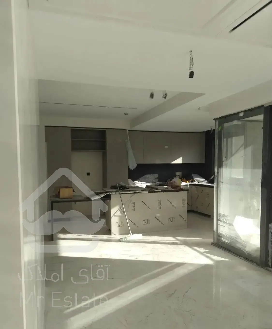 ۲۷۰ متر ۴خواب، نوساز، تک واحدی، شمال پاسداران