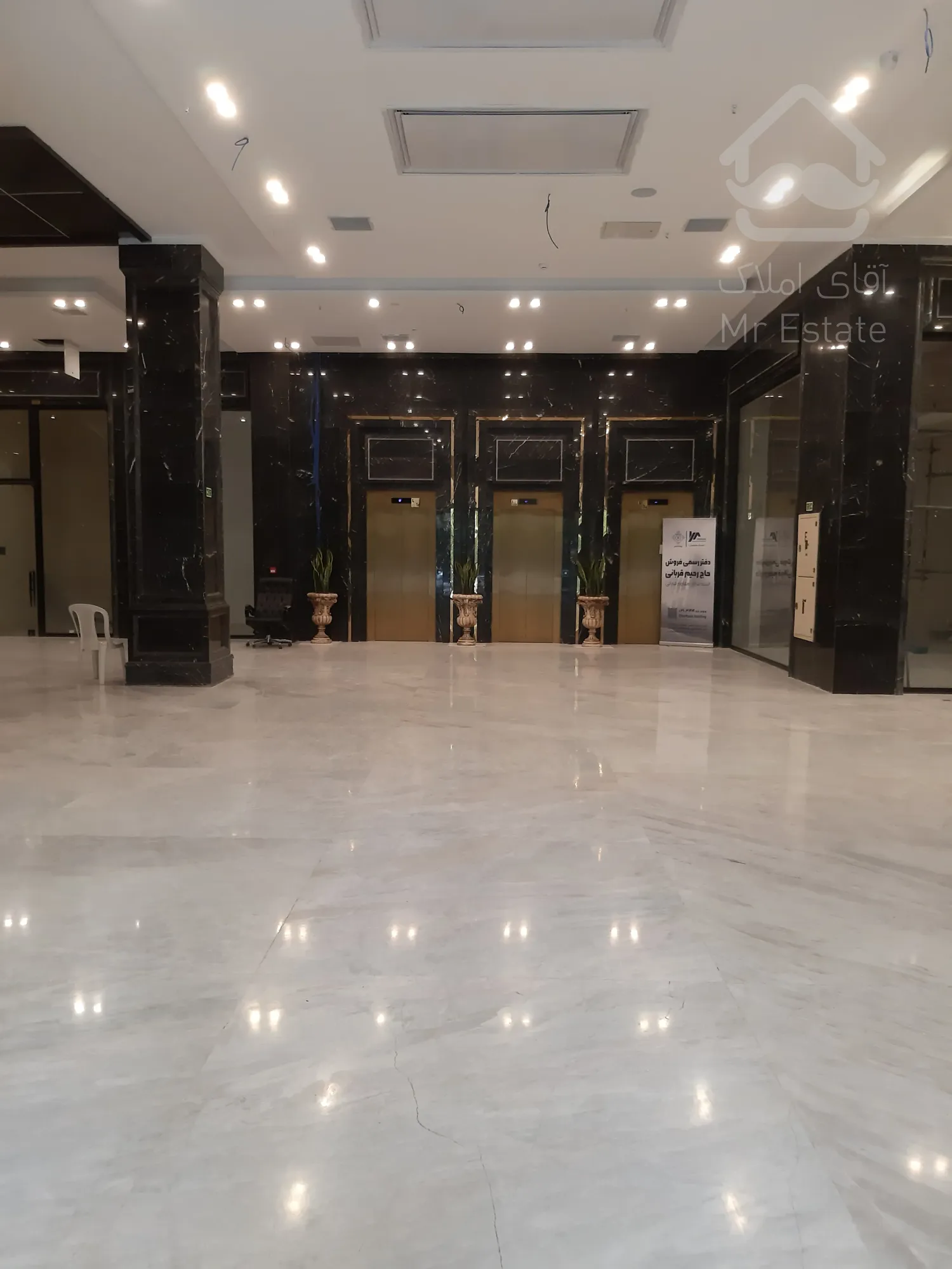 فروش مغازه 25 متری در رونیکا مال هروی با شرایط پرداخت آسان