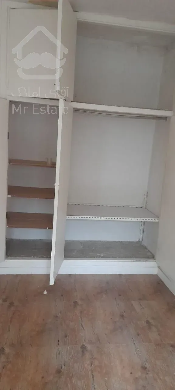 131 متر فروش آپارتمان تک واحدی طبقه اول. نارمک میدان 68 هامون غربی