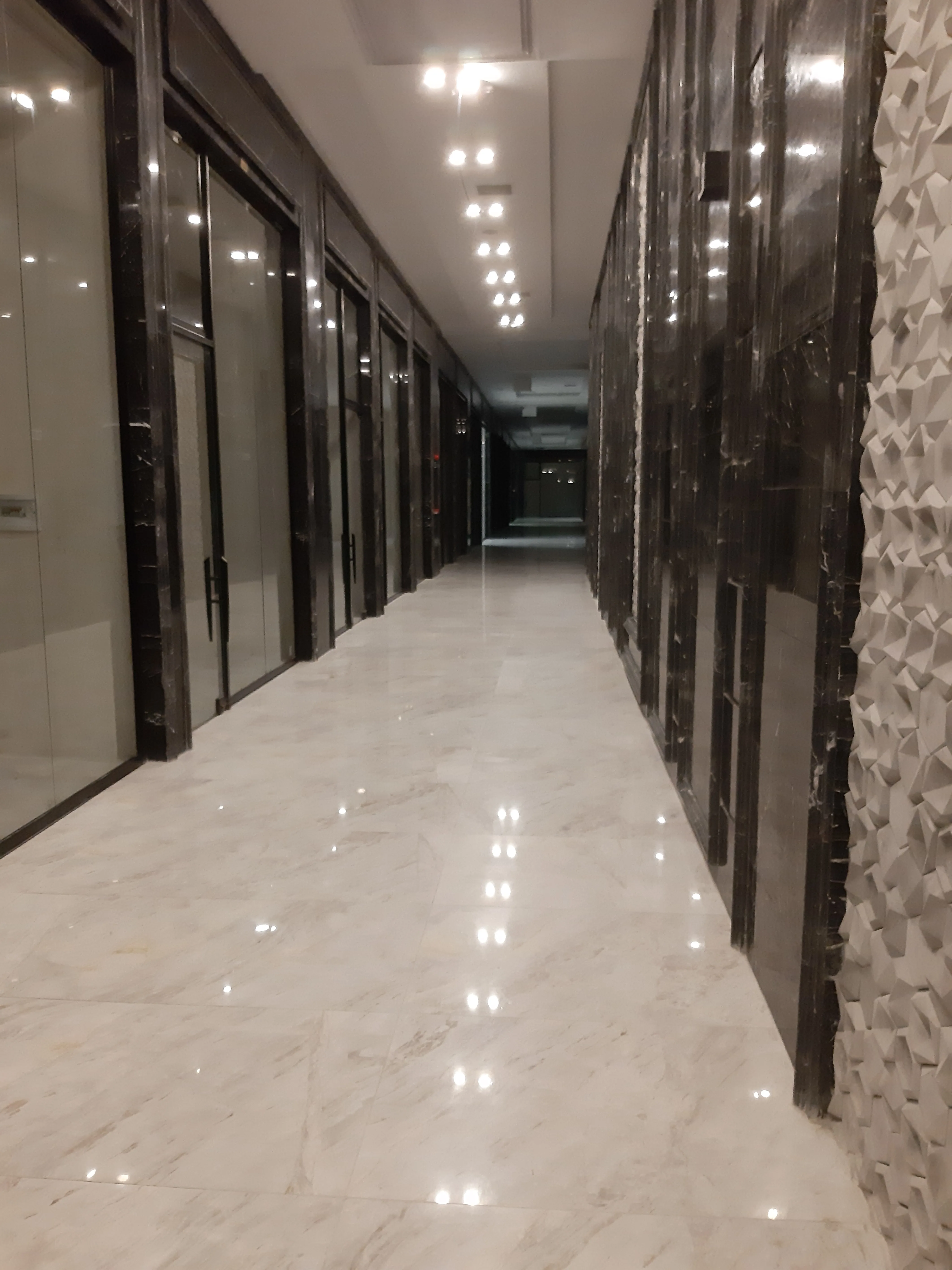 فروش مغازه 23 متری با شرایط پرداخت در رونیکا مال هروی