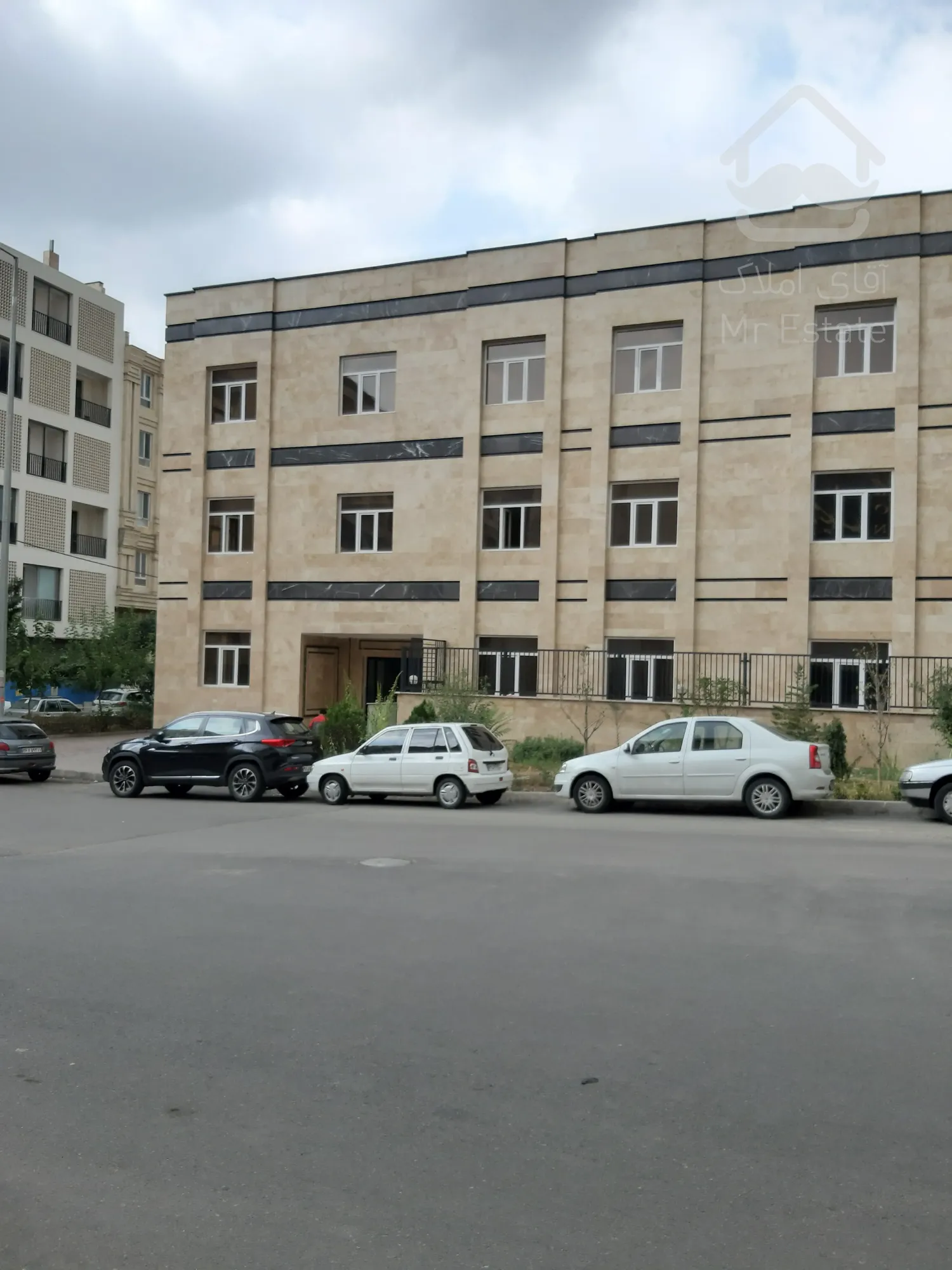 فروش مغازه 33 متری در منطقه 4 با شرایط پرداخت و تحویل فوری رونیکا مال پاسداران