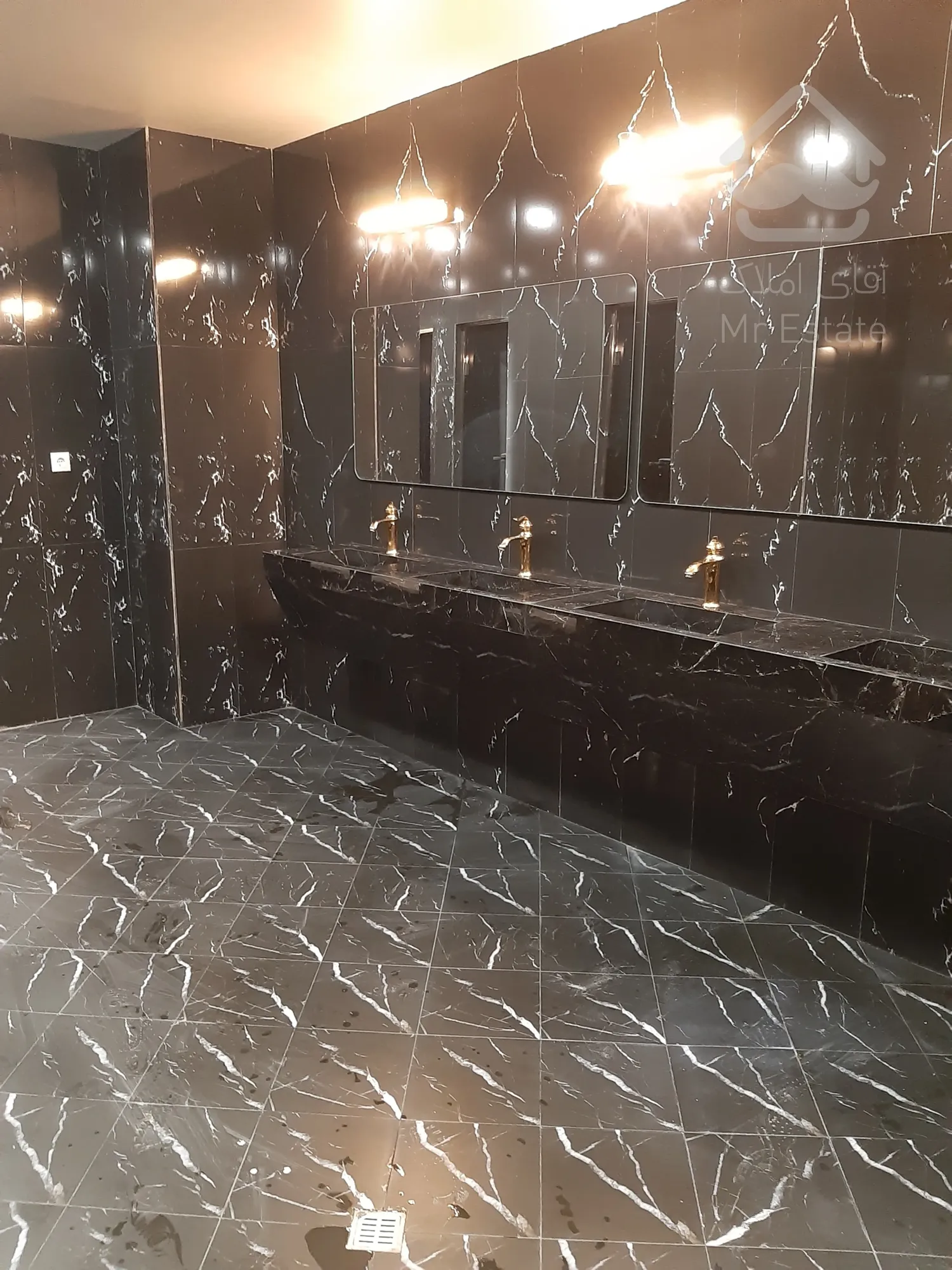 فروش مغازه 40 متری دوبر در طبقه اول مرکز خرید لوکس رونیکامال